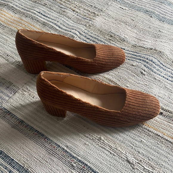 E8 by Miista corduroy pumps - Picture 2 of 9